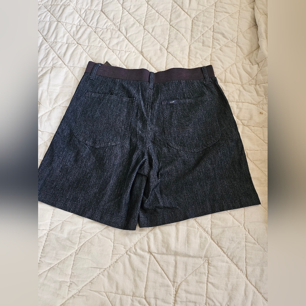 Lee - Fresno Style -Mid Rise Shorts - Size  10 M - Picture 2 of 11